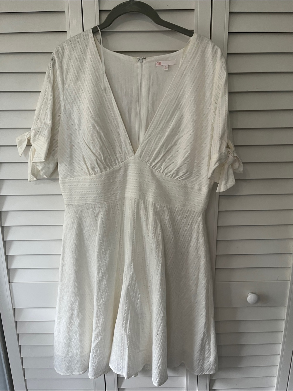 Gianni Bini White V-Neck A-Line Dress